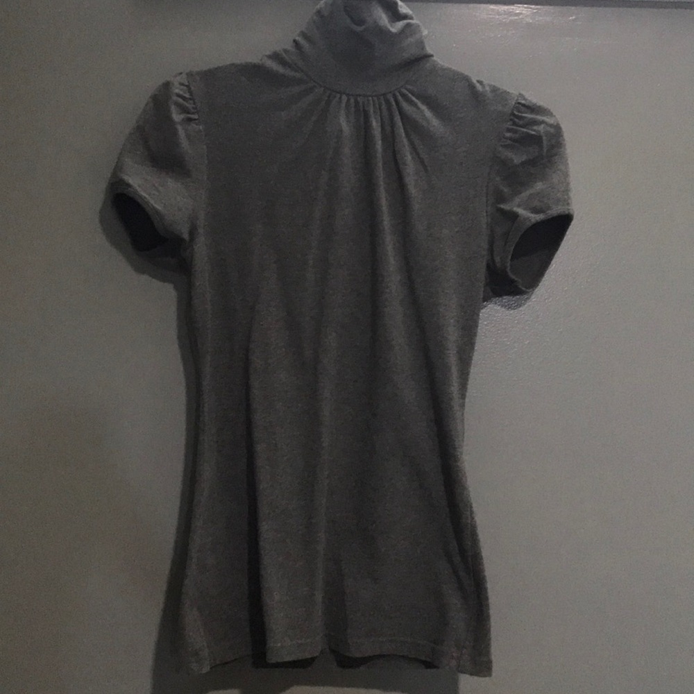 Moda Int(VS brand) short sleeve turtleneck blouse